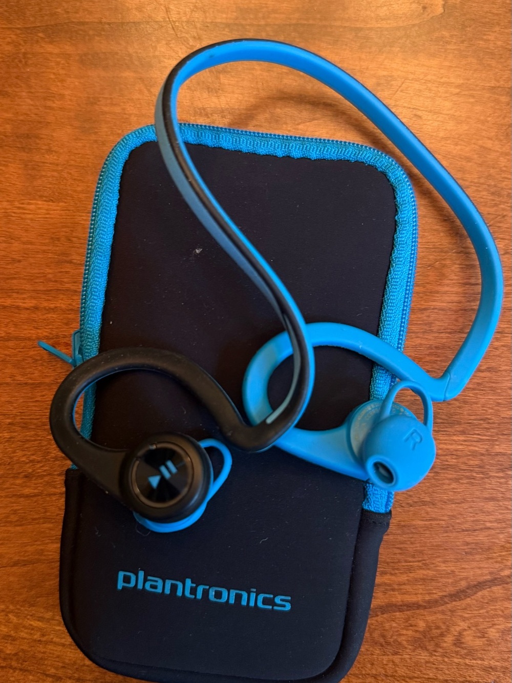 Plantronics BackBeat FIT Wireless Bluetooth Sport Headphones Blue Black